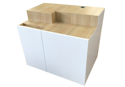 Messetheke Cateringtheke Rollbar wei� lackiert mit abschlie�baren T�ren