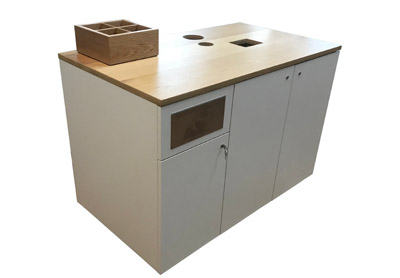 Cateringtheke Service mit Ausschnitten und T�ren abshclie�bar und Servicestation