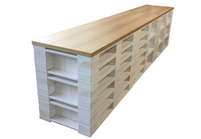 Messetheke Upcycling aus Paletten wei� lackiert